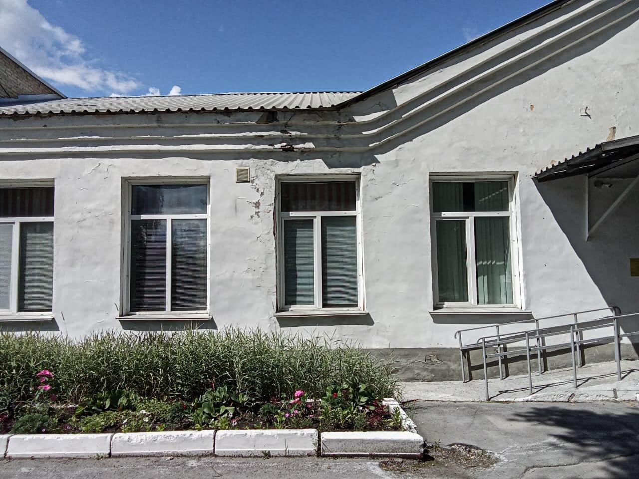 Фото Жители Искитима под Новосибирском боятся отпускать детей в ветхую школу №6 2